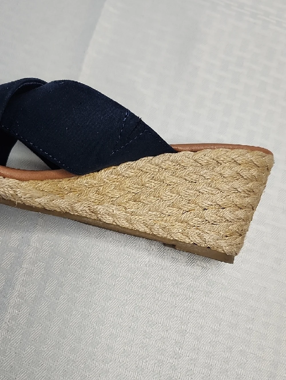 Tommy Bahama Navy Espadrille Wedge Sandals size 9.5